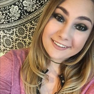 Meet your Posher, Alyssa